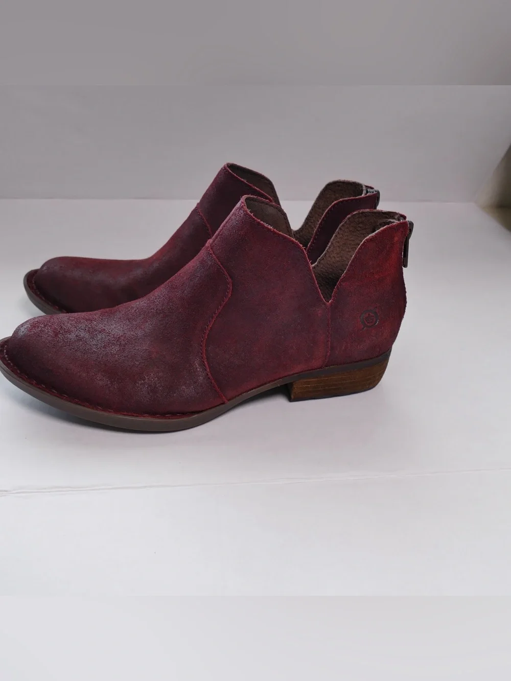 Born Kerri Leather Ankle Booties Women’s Size 7.5 Burgundy Distressed.